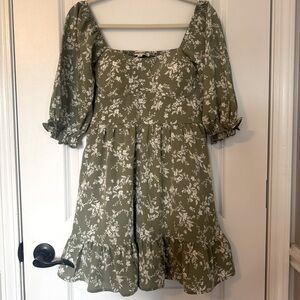 NWT Inspired Hearts Floral Sage Green Medium Dress